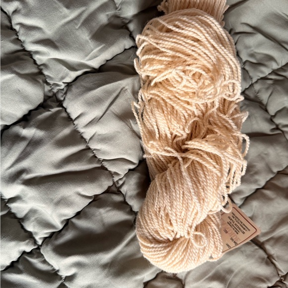 4 Skeins of Reynolds Candide Cream Yarn - Picture 6 of 9